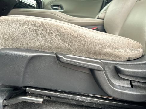 Used 2017 Honda HR-V EX-L image 19
