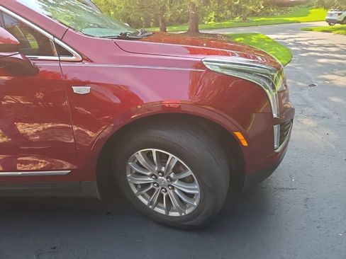 Used 2018 Cadillac XT5 Luxury w/ Driver Awareness Package FWD image 3