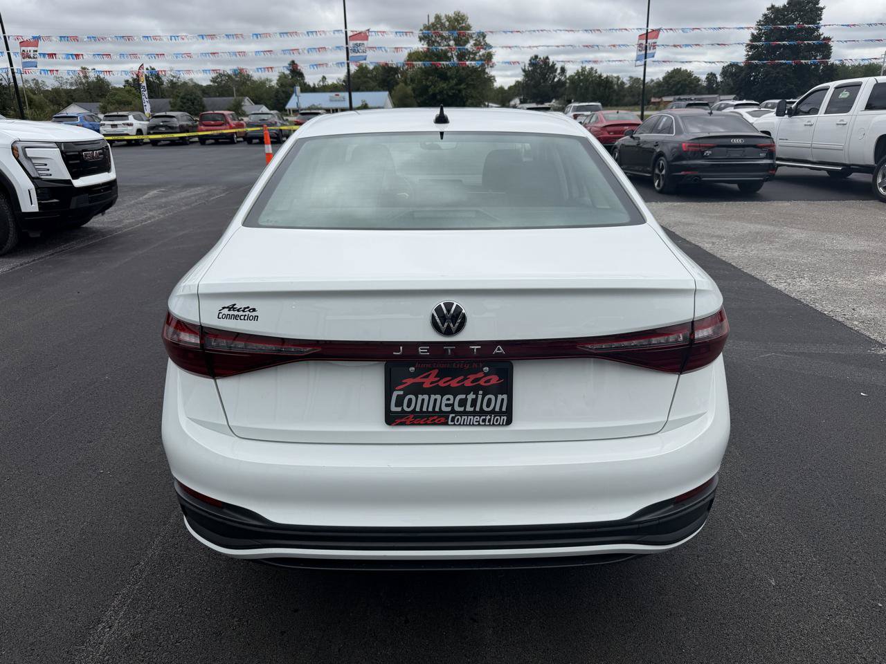 Used 2025 Volkswagen Jetta S FWD image 5