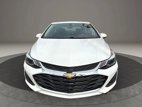 Used 2019 Chevrolet Cruze LT w/ Convenience Package image 2