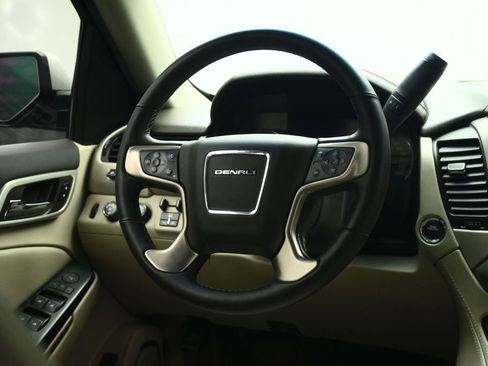 Used 2020 GMC Yukon Denali w/ Denali Ultimate Package AWD/4WD image 41