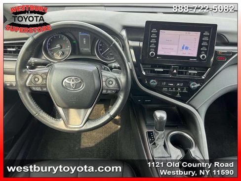 Used 2022 Toyota Camry SE w/ Cold Weather Package FWD image 15