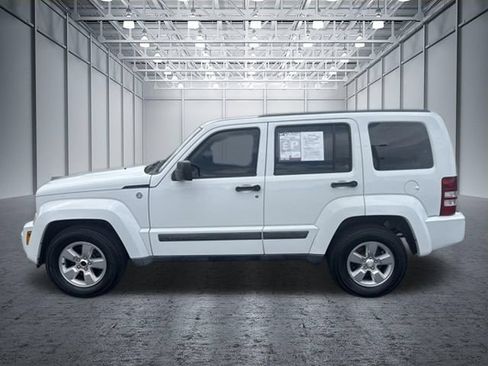 Used 2012 Jeep Liberty Sport w/ Comfort Seating Group AWD/4WD image 2