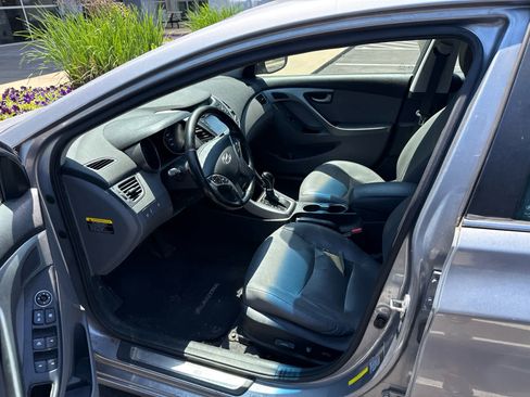 Used 2016 Hyundai Elantra Limited w/ Option Group 04 FWD image 6