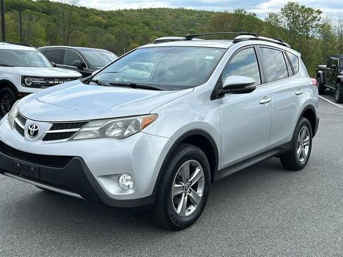 Used 2015 Toyota RAV4 XLE AWD/4WD image 3