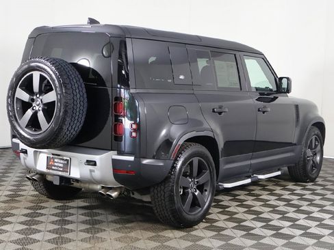 Used 2024 Land Rover Defender 110 SE image 12