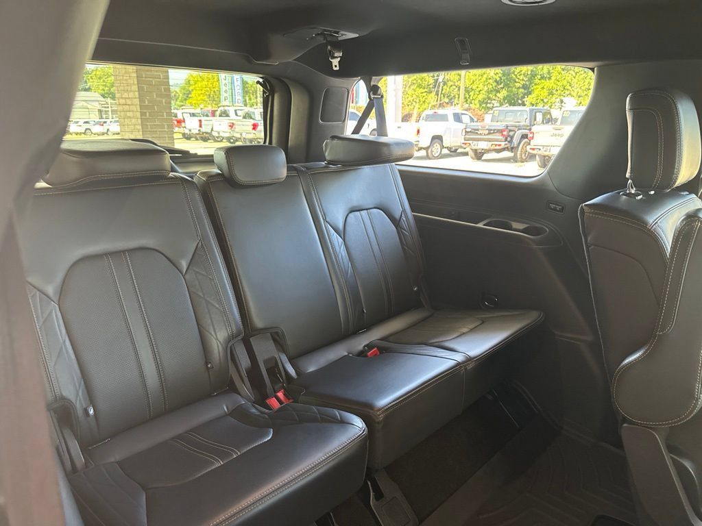 Used 2023 Ford Expedition Max Platinum AWD/4WD image 27