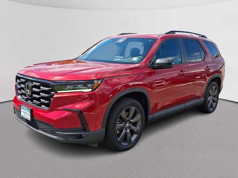 Certified 2025 Honda Pilot Sport image 5