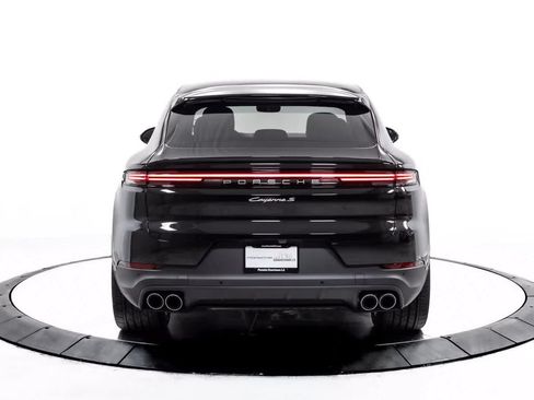 Certified 2025 Porsche Cayenne S AWD/4WD image 6