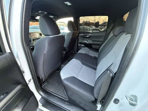 Used 2021 Toyota Tacoma TRD Off-Road image 5