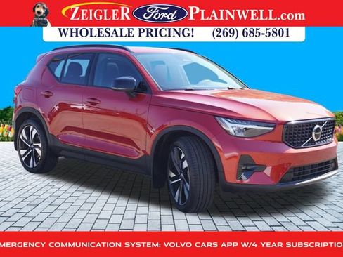 Used 2023 Volvo XC40 B5 Plus w/ Protection Package Premier image 7