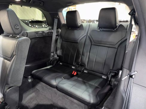 Used 2018 Land Rover Discovery SE image 57