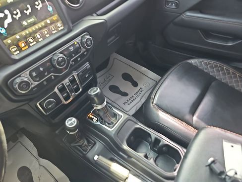 Used 2023 Jeep Wrangler Altitude image 30