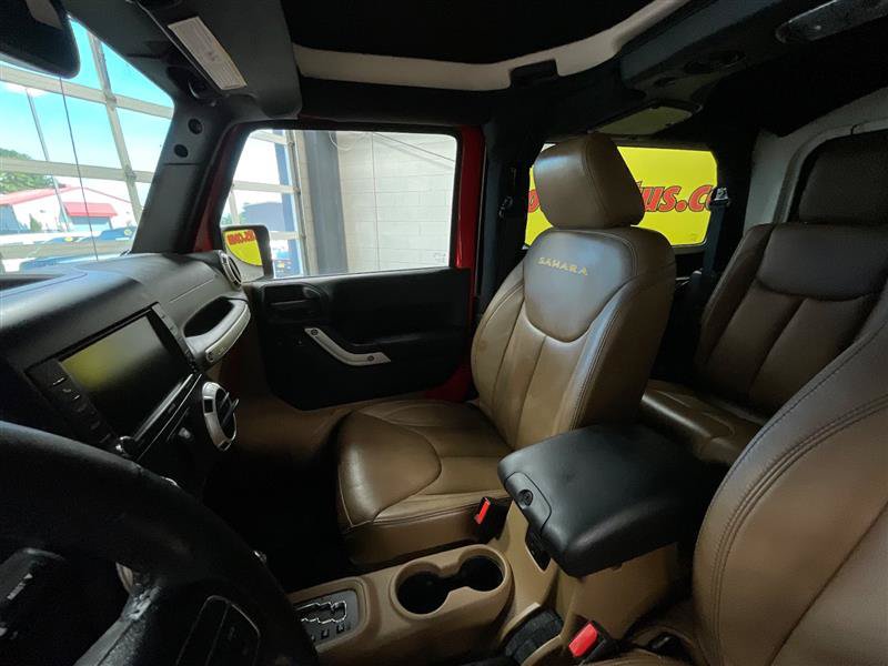 Used 2015 Jeep Wrangler Sahara w/ Dual Top Group AWD/4WD image 12