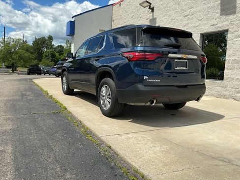 Used 2023 Chevrolet Traverse LT FWD image 12