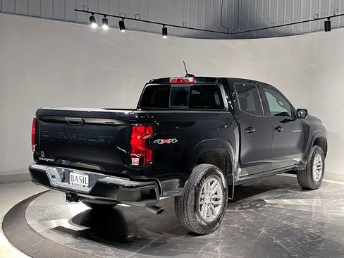 Used 2024 Chevrolet Colorado LT w/ LT Convenience Package II AWD/4WD image 11