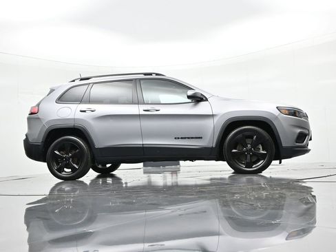 Used 2020 Jeep Cherokee Latitude Plus FWD image 26