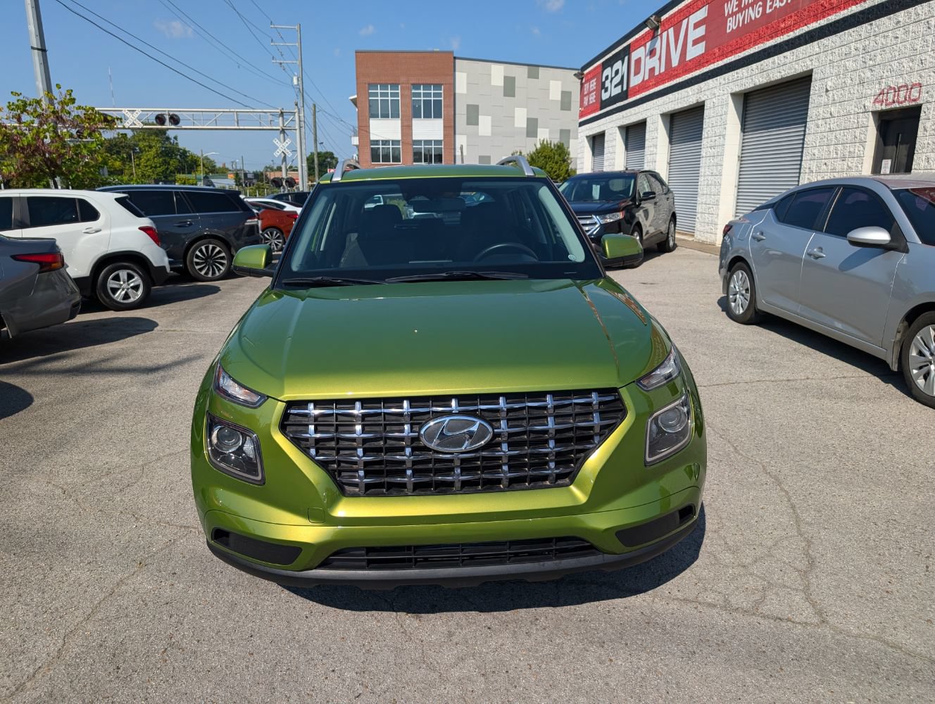 Used 2024 Hyundai Venue SEL FWD image 4