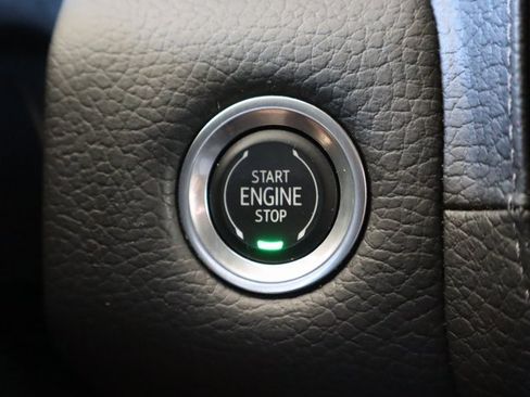 Used 2021 GMC Yukon Denali w/ Denali Premium Package image 43