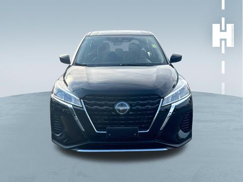 Used 2022 Nissan Kicks S FWD image 2