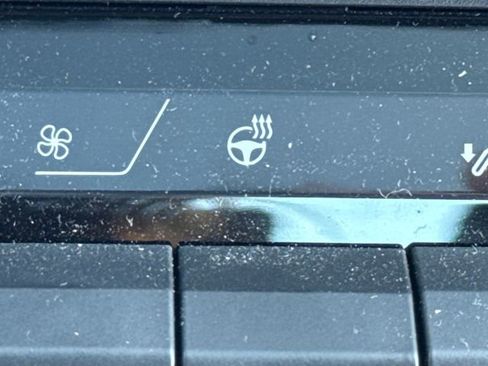 Used 2025 Toyota Camry SE w/ Convenience Package FWD image 33