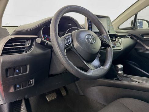 Used 2020 Toyota C-HR LE image 21