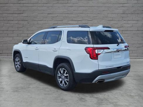 Used 2023 GMC Acadia SLT AWD/4WD image 3