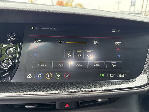 Used 2023 Buick Envision Essence image 19