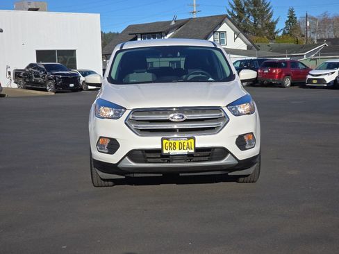 Used 2019 Ford Escape SE image 3