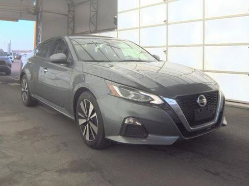 Used 2022 Nissan Altima 2.5 SV image 1