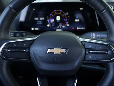 Used 2025 Chevrolet Equinox LT image 11