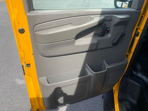 Used 2005 Chevrolet Express 3500 w/ School Bus Package RWD image 9