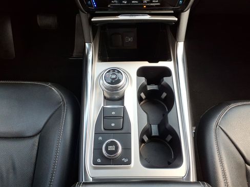 Used 2021 Ford Explorer Limited w/ Equipment Group 301A AWD/4WD image 23