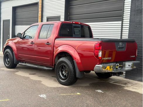 Used 2016 Nissan Frontier SV w/ SV Value Truck Package AWD/4WD image 7