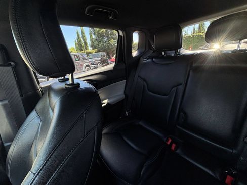 Used 2025 Jeep Compass Limited AWD/4WD image 40