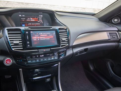 Used 2017 Honda Accord EX image 22