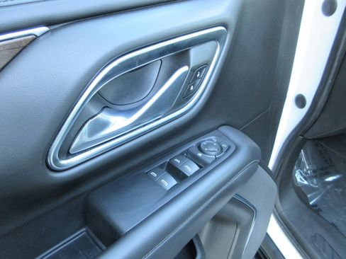 Used 2021 GMC Yukon SLE image 31