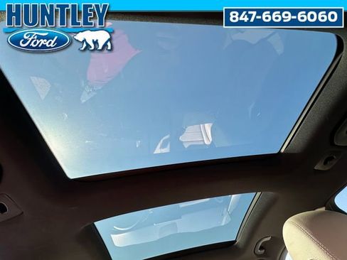 Used 2021 Mercedes-Benz GLC 300 4MATIC w/ Driver Assistance Package image 17