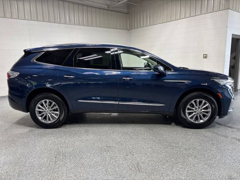 Used 2023 Buick Enclave Essence AWD/4WD image 8