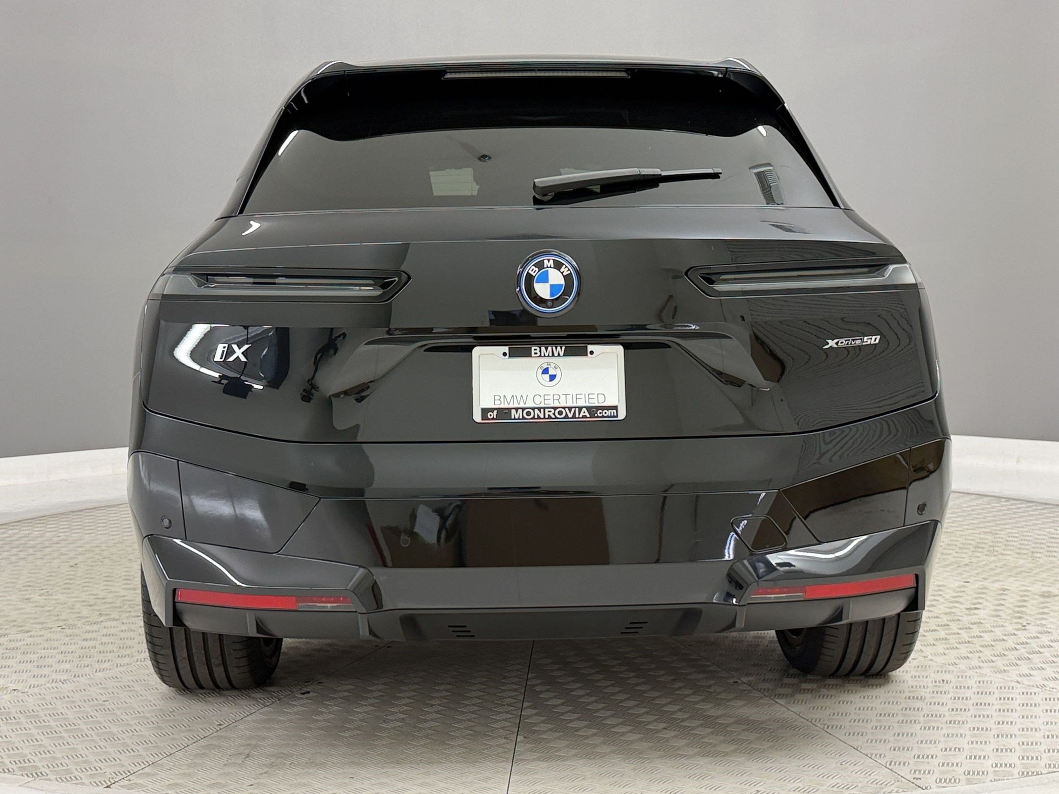 Certified 2024 BMW iX xDrive50 w/ Sport Package AWD/4WD image 10