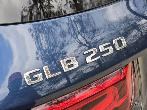 Certified 2022 Mercedes-Benz GLB 250 image 13