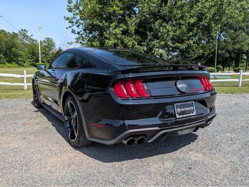 Used 2020 Ford Mustang GT Premium w/ Equipment Group 401A RWD image 8