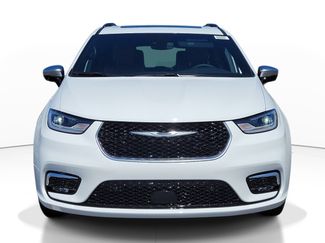 New 2026 Chrysler Pacifica Pinnacle w/ Trailer Tow Group video 2