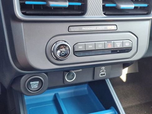 New 2025 Ford Maverick XLT image 19