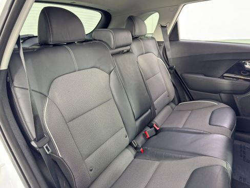 Used 2019 Kia Niro EX image 35