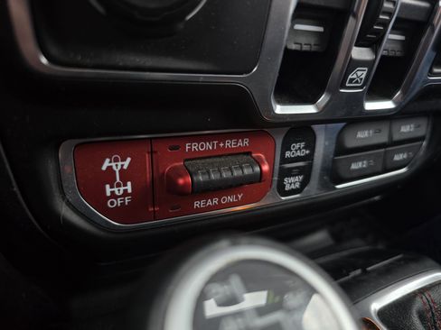 Used 2021 Jeep Gladiator Rubicon image 25