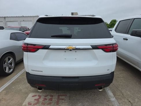 Used 2023 Chevrolet Traverse LT FWD image 4