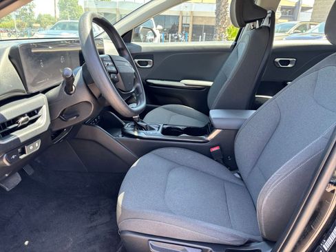 Used 2025 Kia K4 FWD image 27