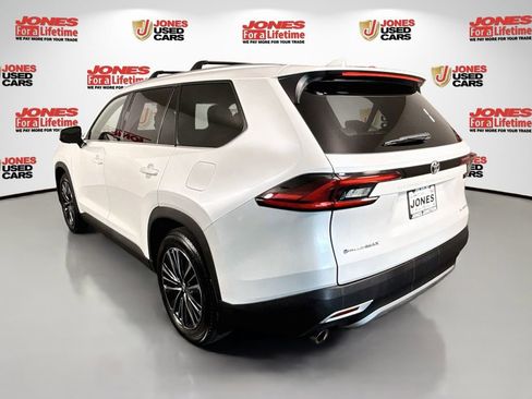 Certified 2025 Toyota Grand Highlander AWD Hybrid image 2