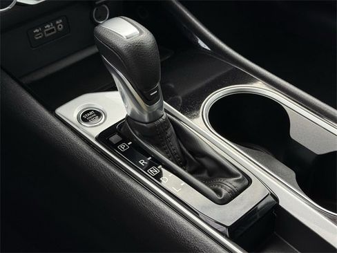 Used 2024 Nissan Altima 2.5 SV image 19